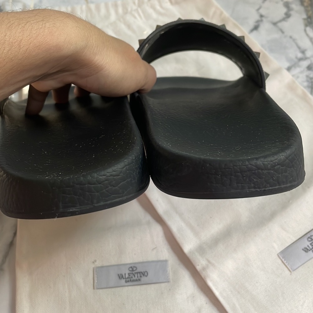 VALENTINO Rockstud Rubber Slider Sandal🖤 - Picture 12 of 15